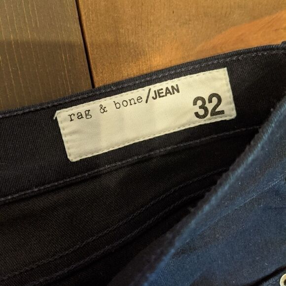 RAG & BONE 10-in Capri Jean in Indigo side zip - Picture 5 of 9